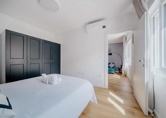 Elegante In Marina * Трієст