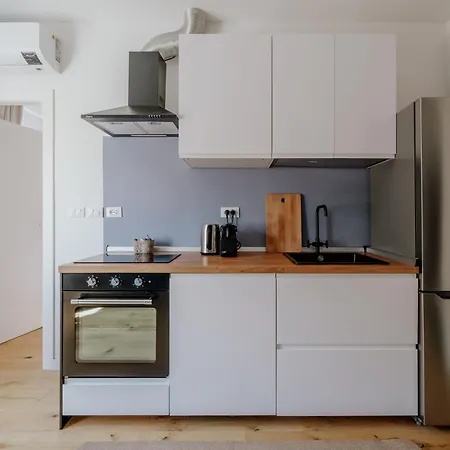 Elegante In Marina * Триест