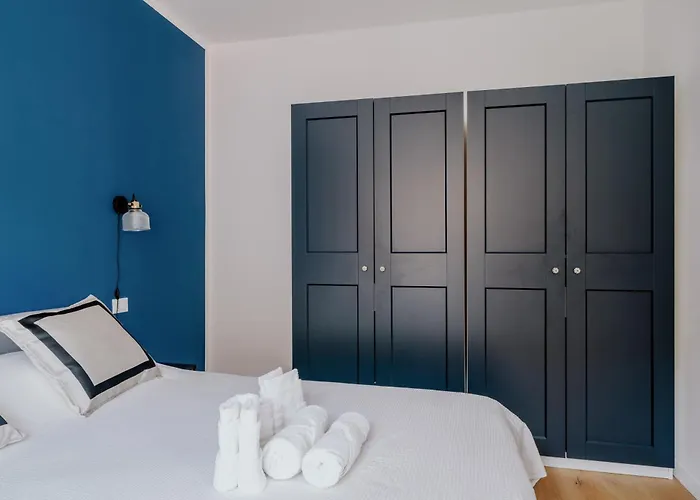 Elegante In Marina *