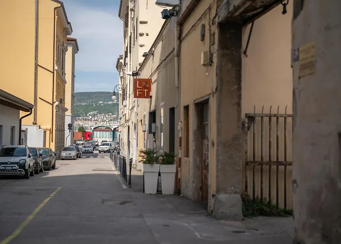 Daire Elegante In Marina Trieste